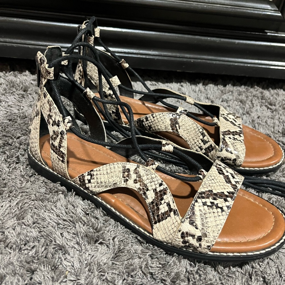 Crown vintage faux snake skin gladiator sandals Size 8